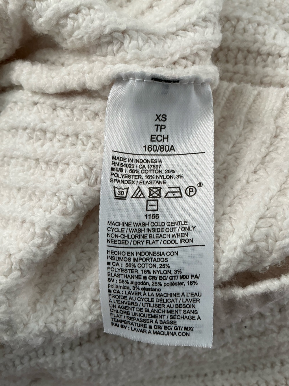 ❣️ SOLD ❣️Old Navy SoSoft Cream Cable Knit Mock Neck Sweater - Picture 8 of 8
